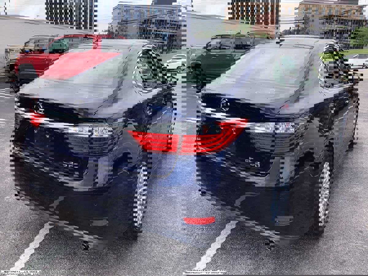 Used 2013 Lexus ES 350 w/ Luxury Pkg FWD image 4