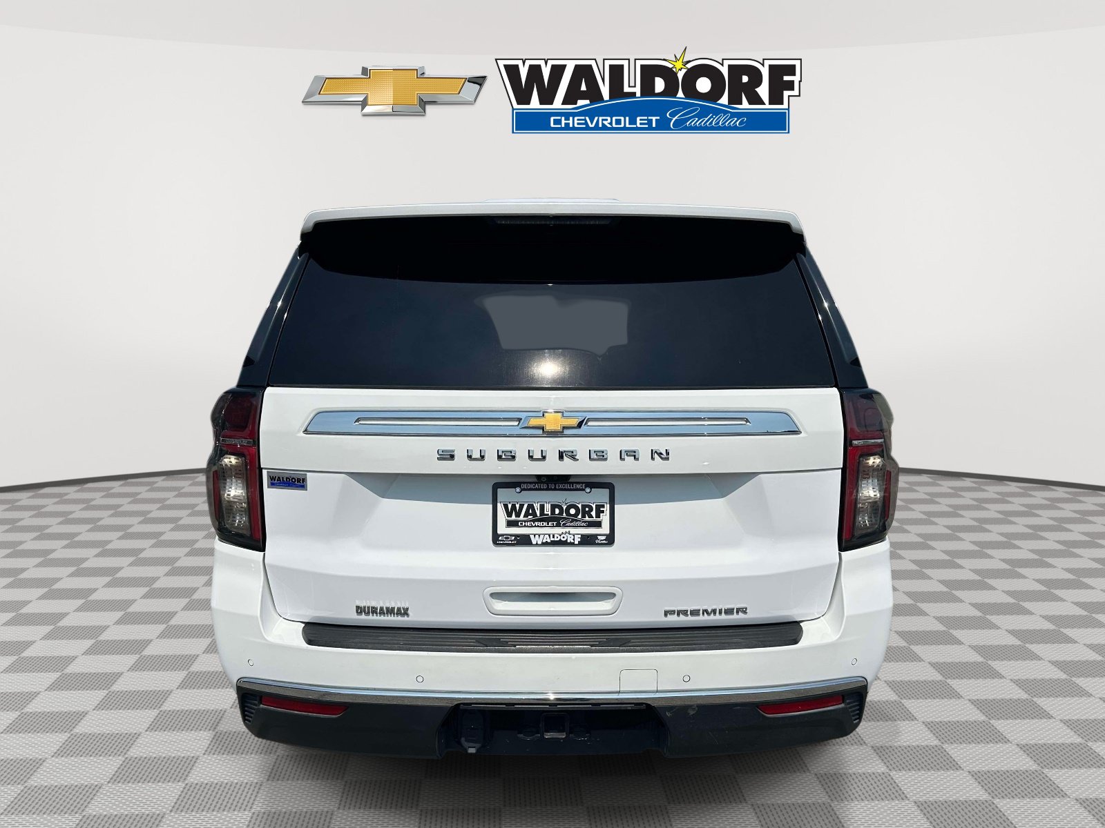 Used 2023 Chevrolet Suburban Premier w/ Premium Package AWD/4WD image 5