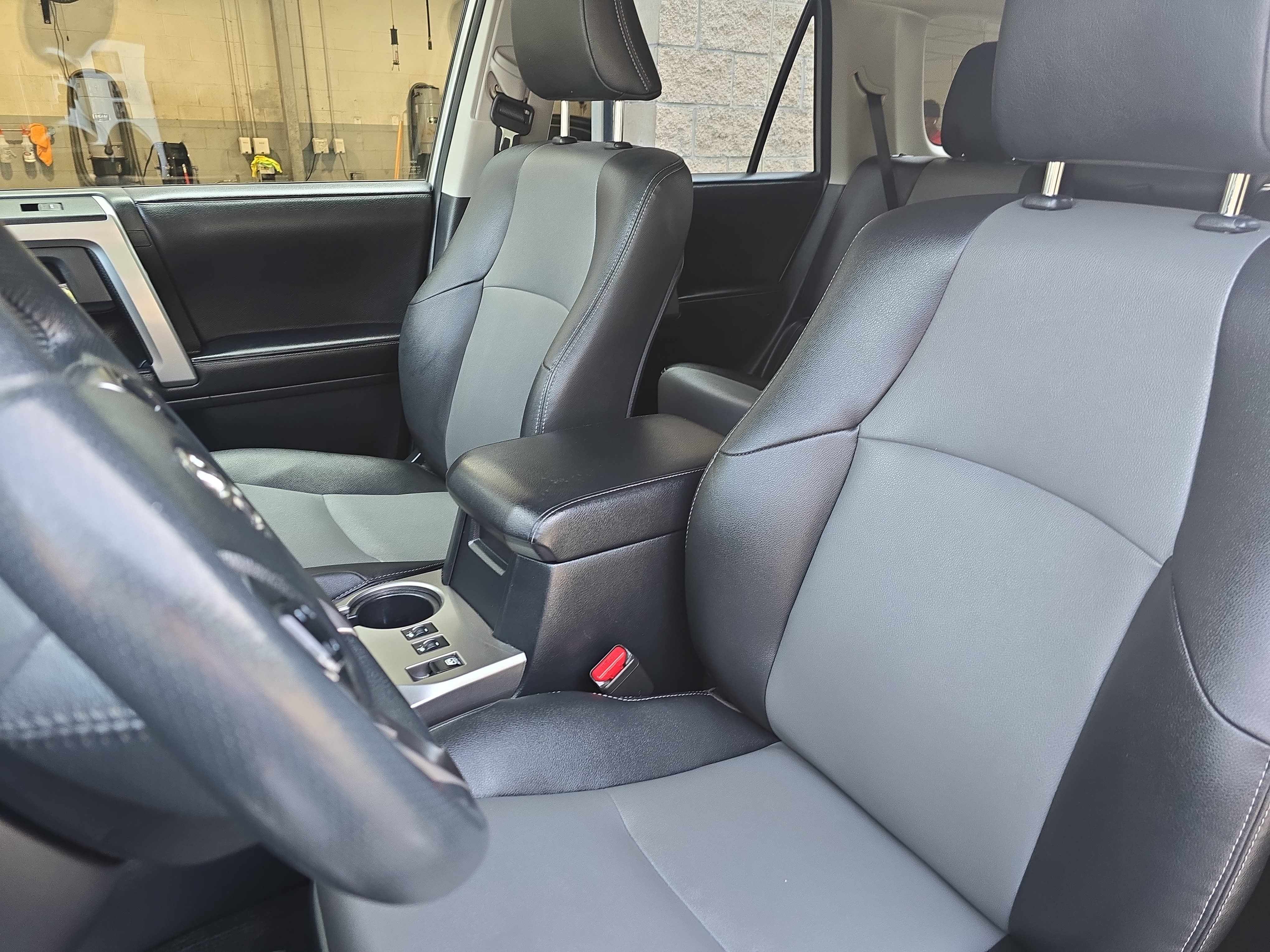 Used 2022 Toyota 4Runner SR5 Premium w/ Moonroof Package AWD/4WD image 15