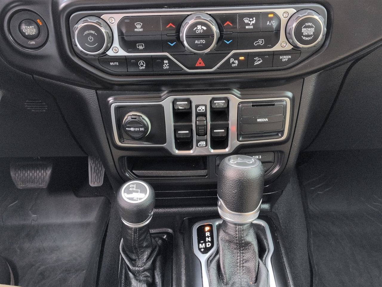 Used 2018 Jeep Wrangler Unlimited Sport S AWD/4WD image 24