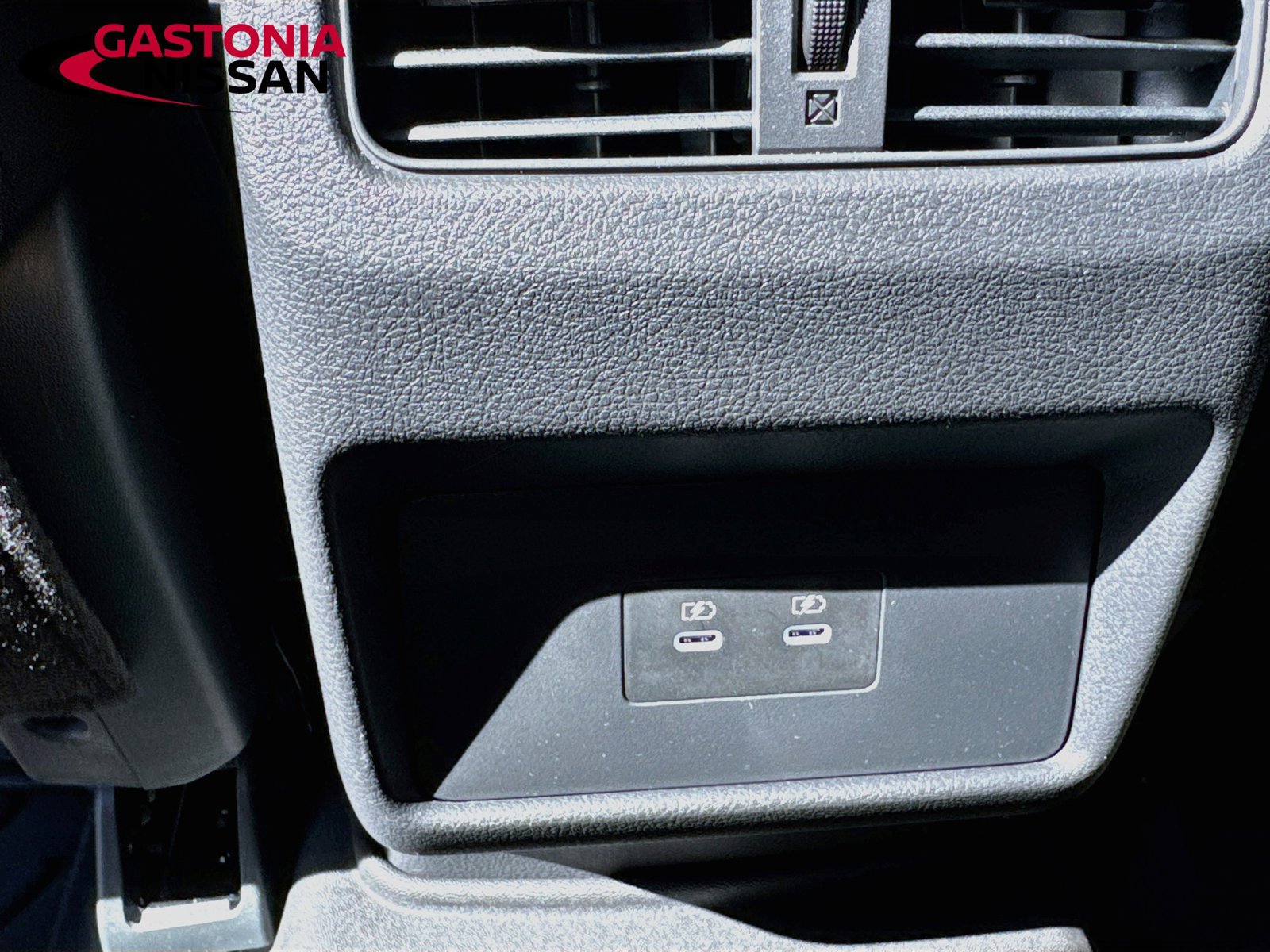 Used 2026 Nissan Rogue SV w/ Cold Weather Package FWD image 32