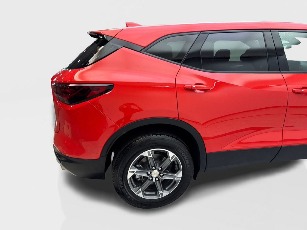 Used 2025 Chevrolet Blazer LT FWD image 16