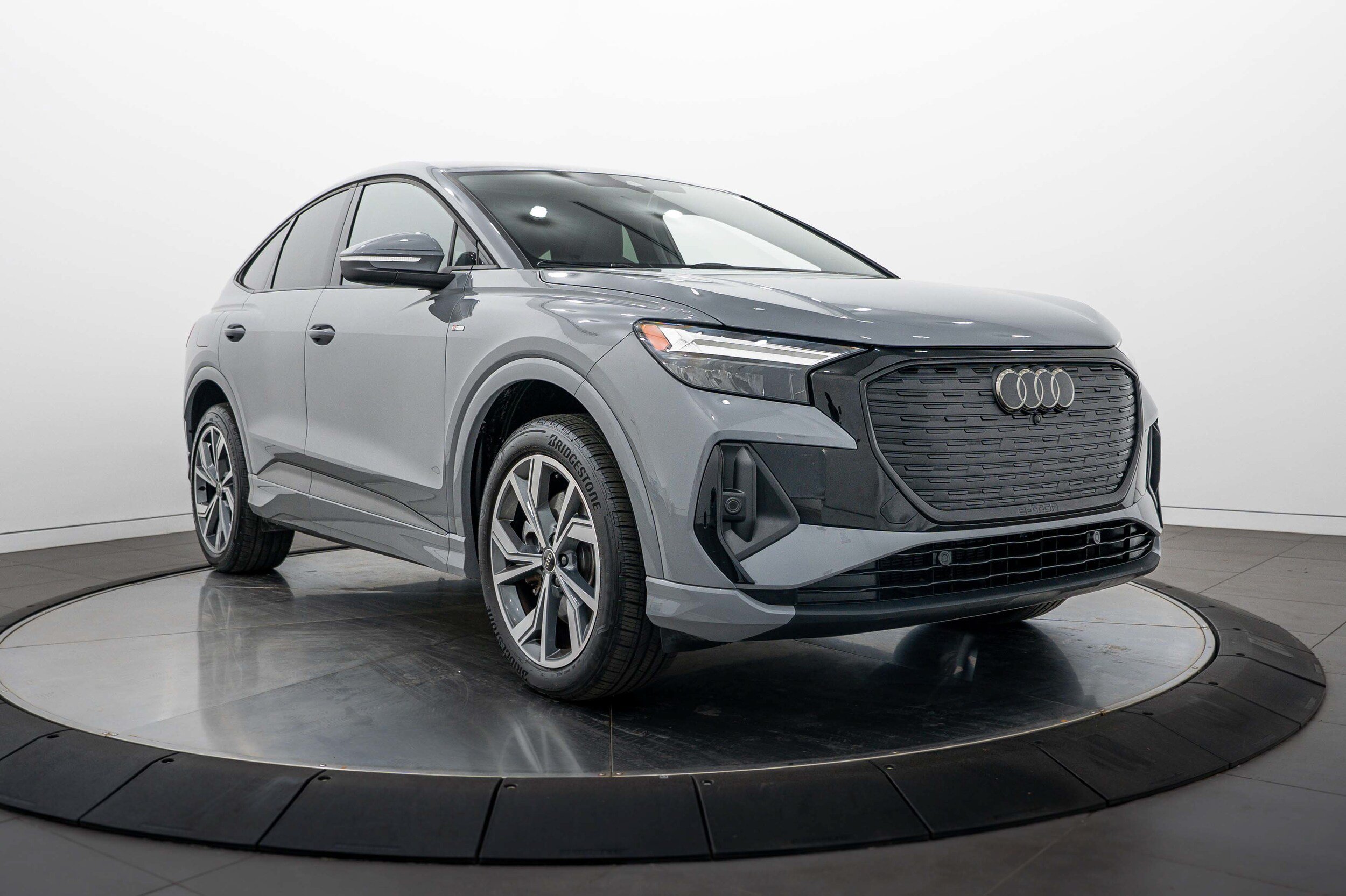 Certified 2023 Audi Q4 e-tron Premium w/ Convenience Package AWD/4WD image 2