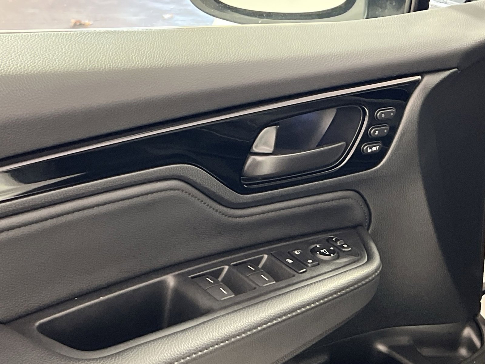 Used 2025 Honda Odyssey Touring image 15