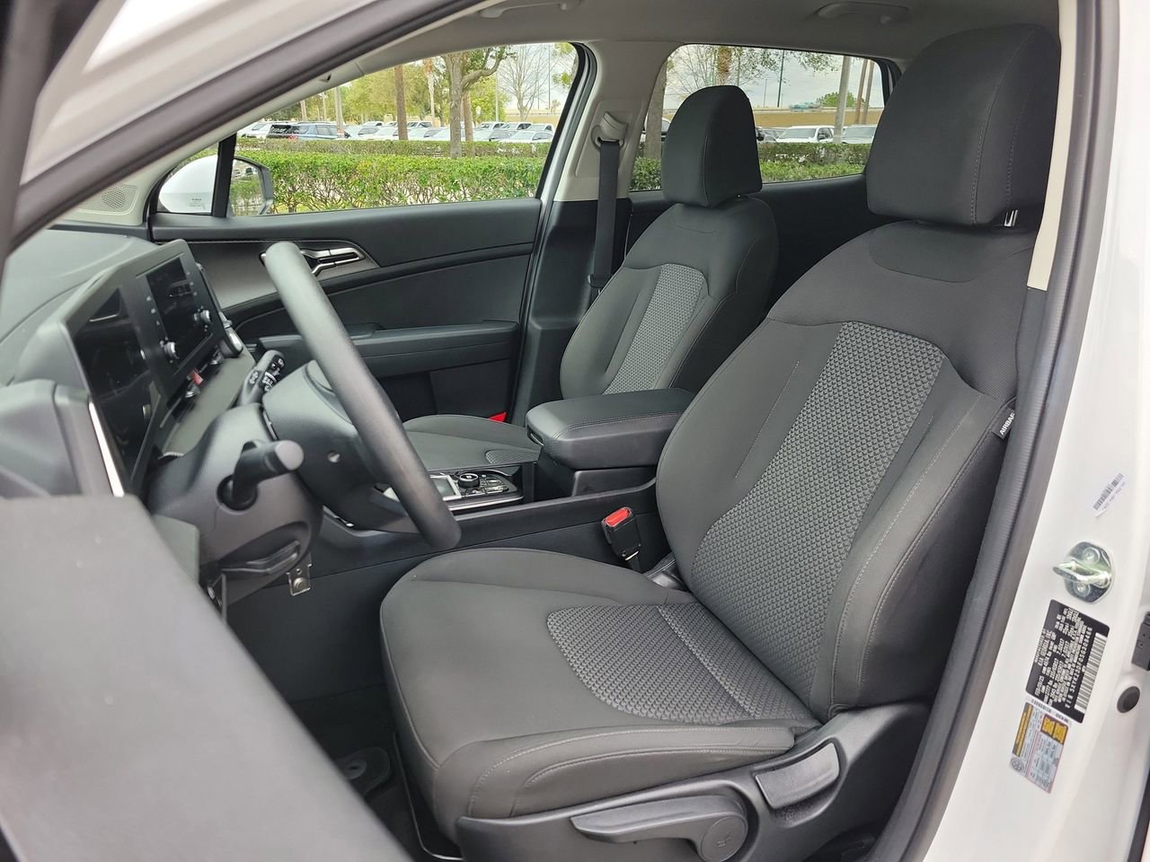 Used 2025 Kia Sportage LX image 15