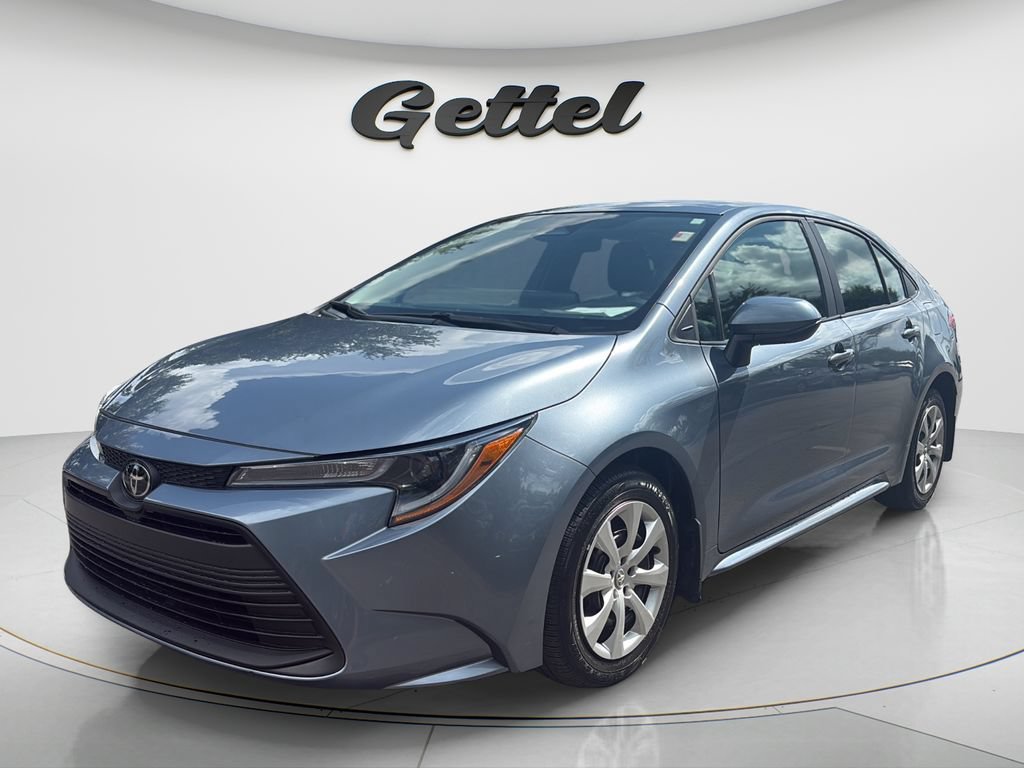 Used 2025 Toyota Corolla LE FWD image 1
