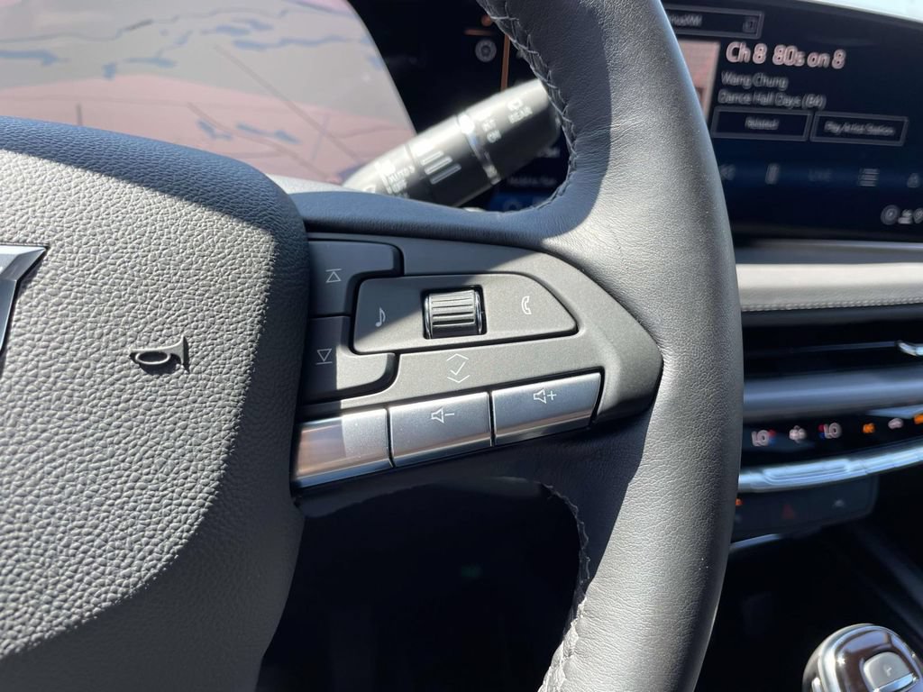 Used 2025 Cadillac XT4 Premium Luxury AWD/4WD image 14