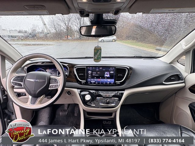 Used 2021 Chrysler Pacifica Limited image 12