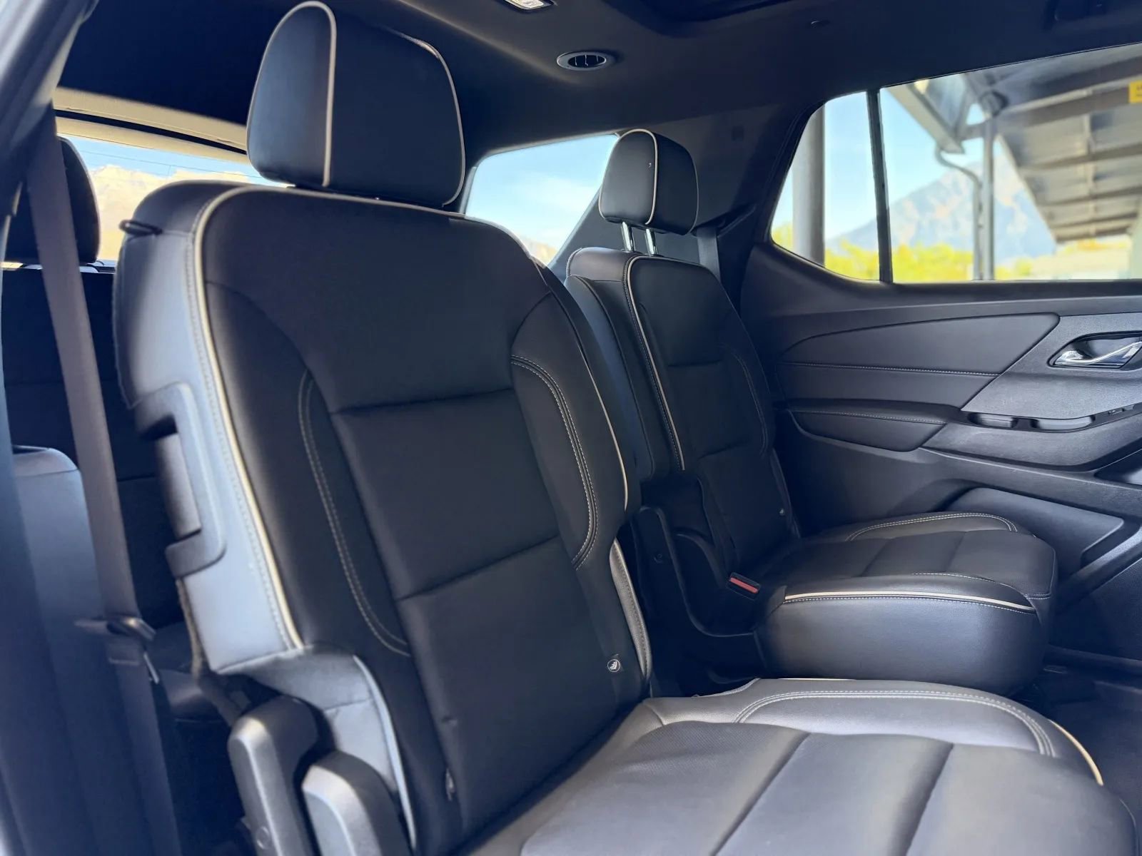 Used 2023 Chevrolet Traverse Premier w/ Redline Edition AWD/4WD image 20