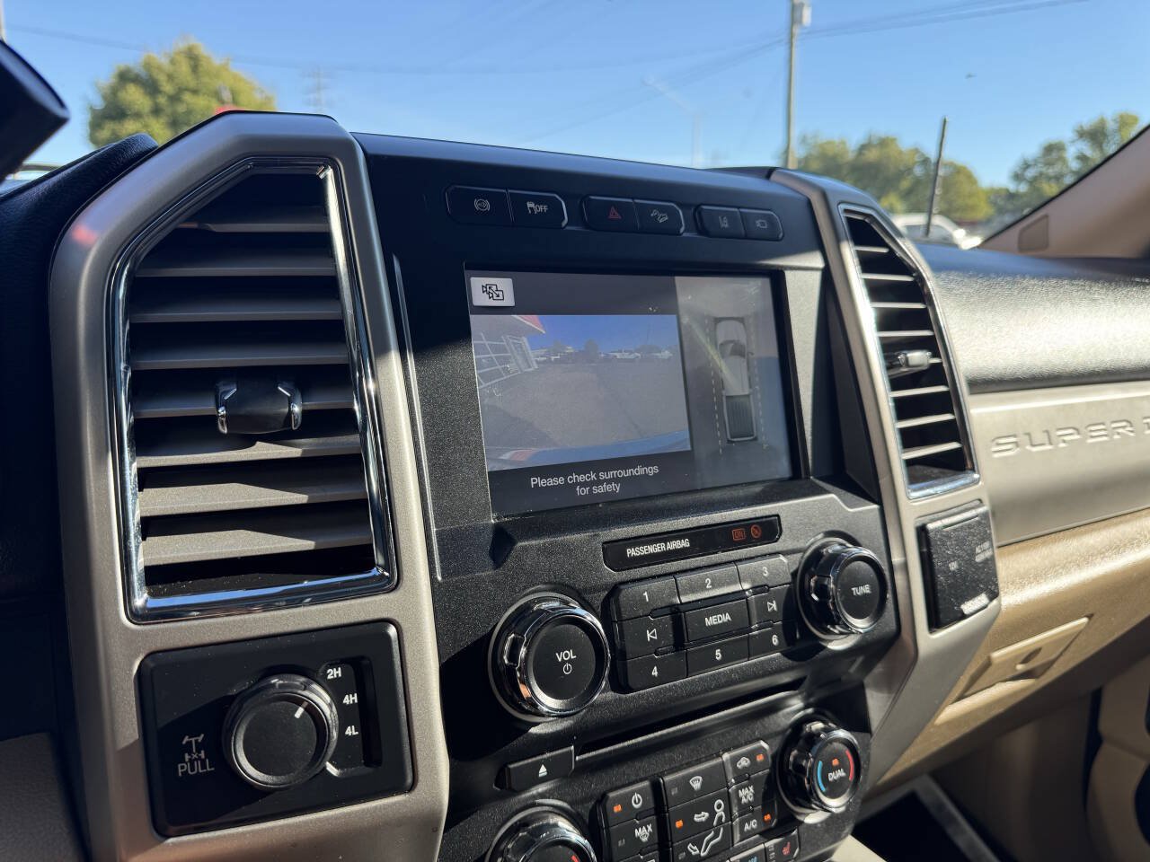 Used 2017 Ford F350 Lariat w/ Lariat Ultimate Package AWD/4WD image 32