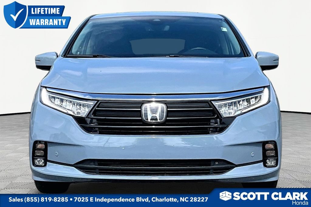 Used 2023 Honda Odyssey Touring image 2