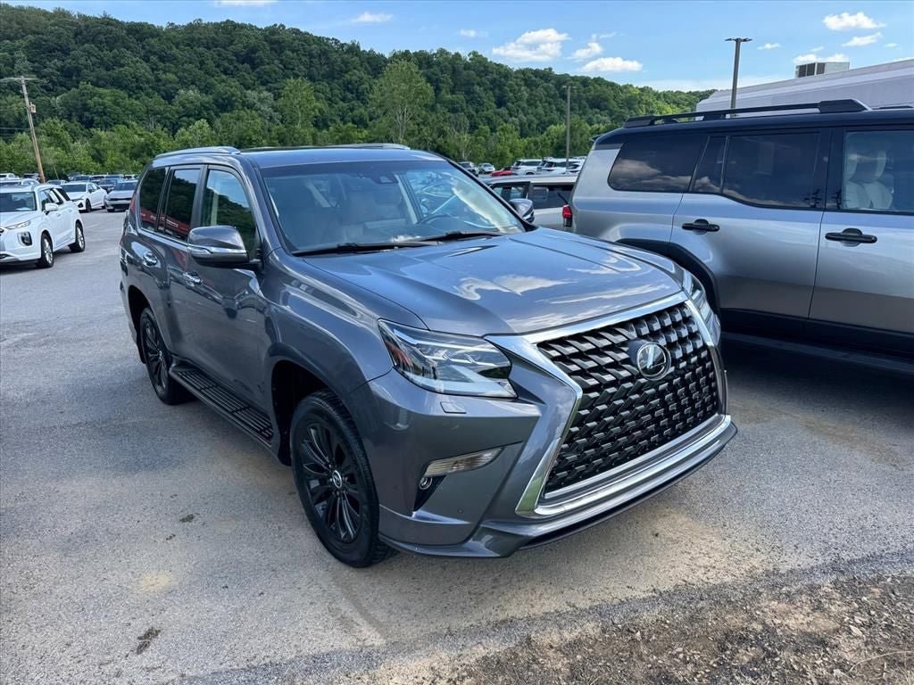 Used 2023 Lexus GX 460 Premium w/ Accessory Package AWD/4WD image 4