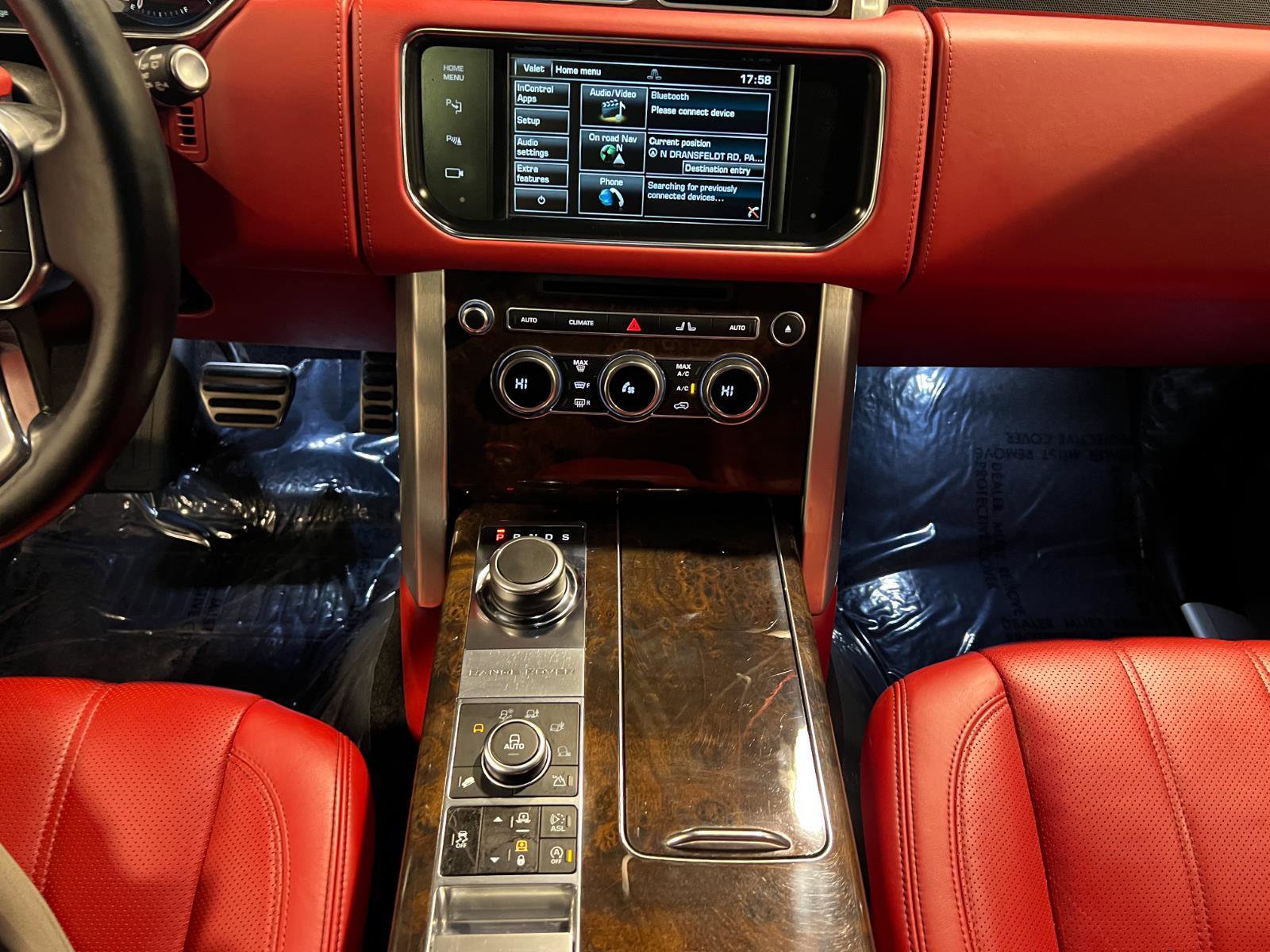 Used 2015 Land Rover Range Rover Autobiography image 16