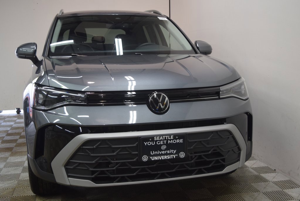 New 2025 Volkswagen Taos SE image 2