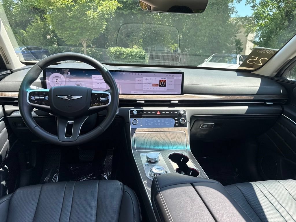 Certified 2025 Genesis GV80 2.5T Advanced AWD/4WD image 26