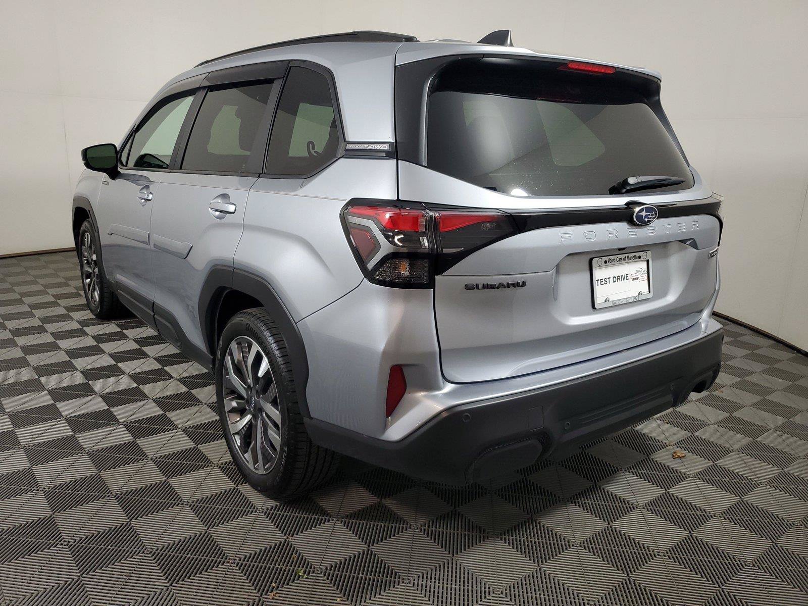 Used 2026 Subaru Forester Touring AWD/4WD image 4