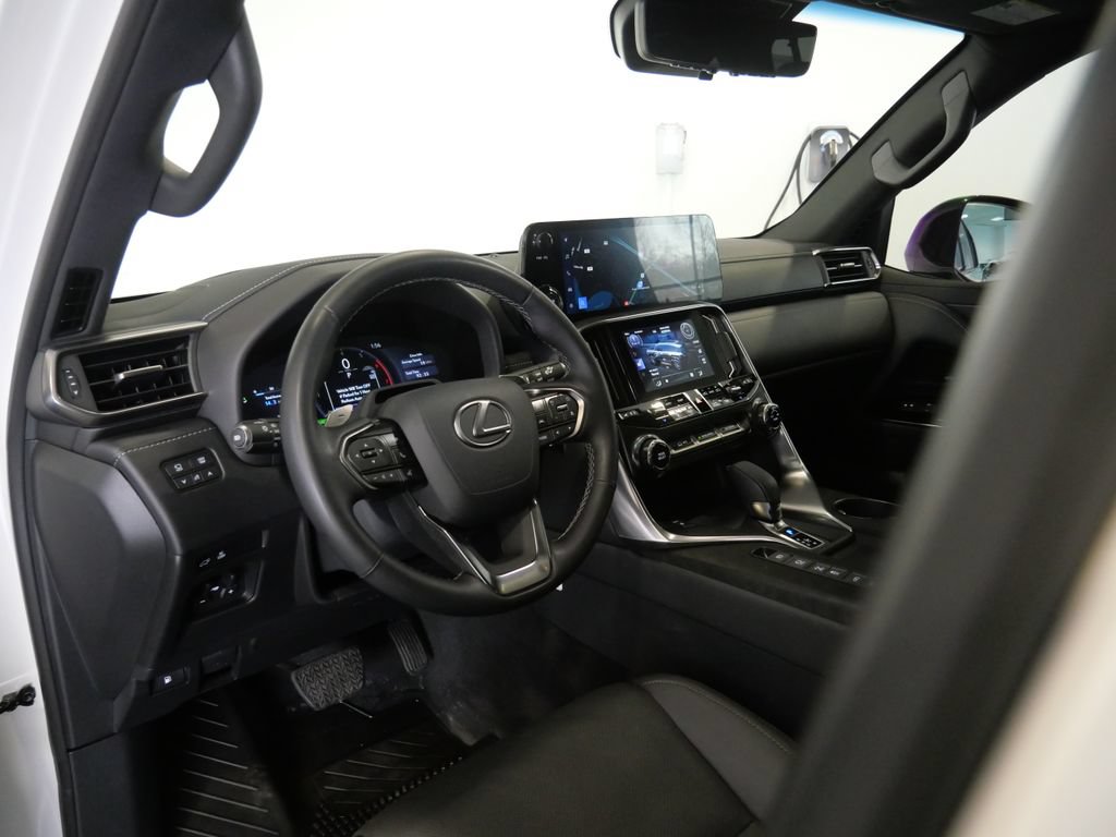 Certified 2025 Lexus LX 700h Overtrail AWD/4WD image 12