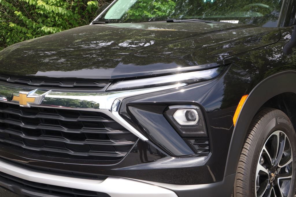 Certified 2026 Chevrolet TrailBlazer LT w/ Convenience Package AWD/4WD image 3