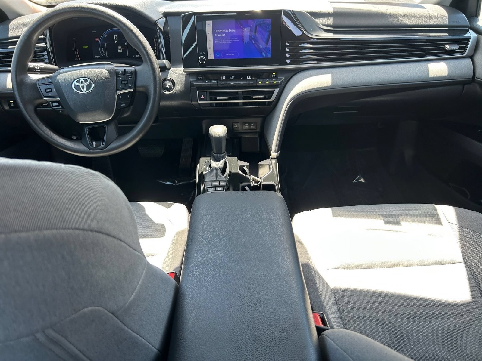 Used 2025 Toyota Camry LE w/ Convenience Package FWD image 16