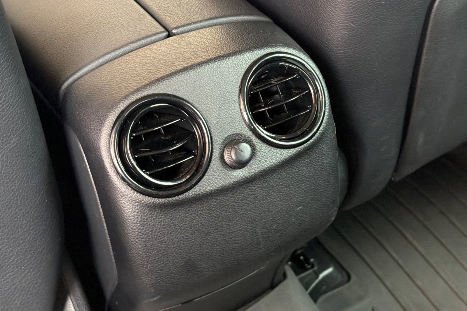 Used 2019 Mercedes-Benz GLC 300 4MATIC image 17