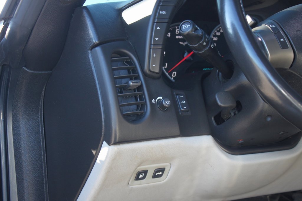 Used 2009 Chevrolet Corvette Base 2D Convertible w/ Preferred Equipment Group image 8