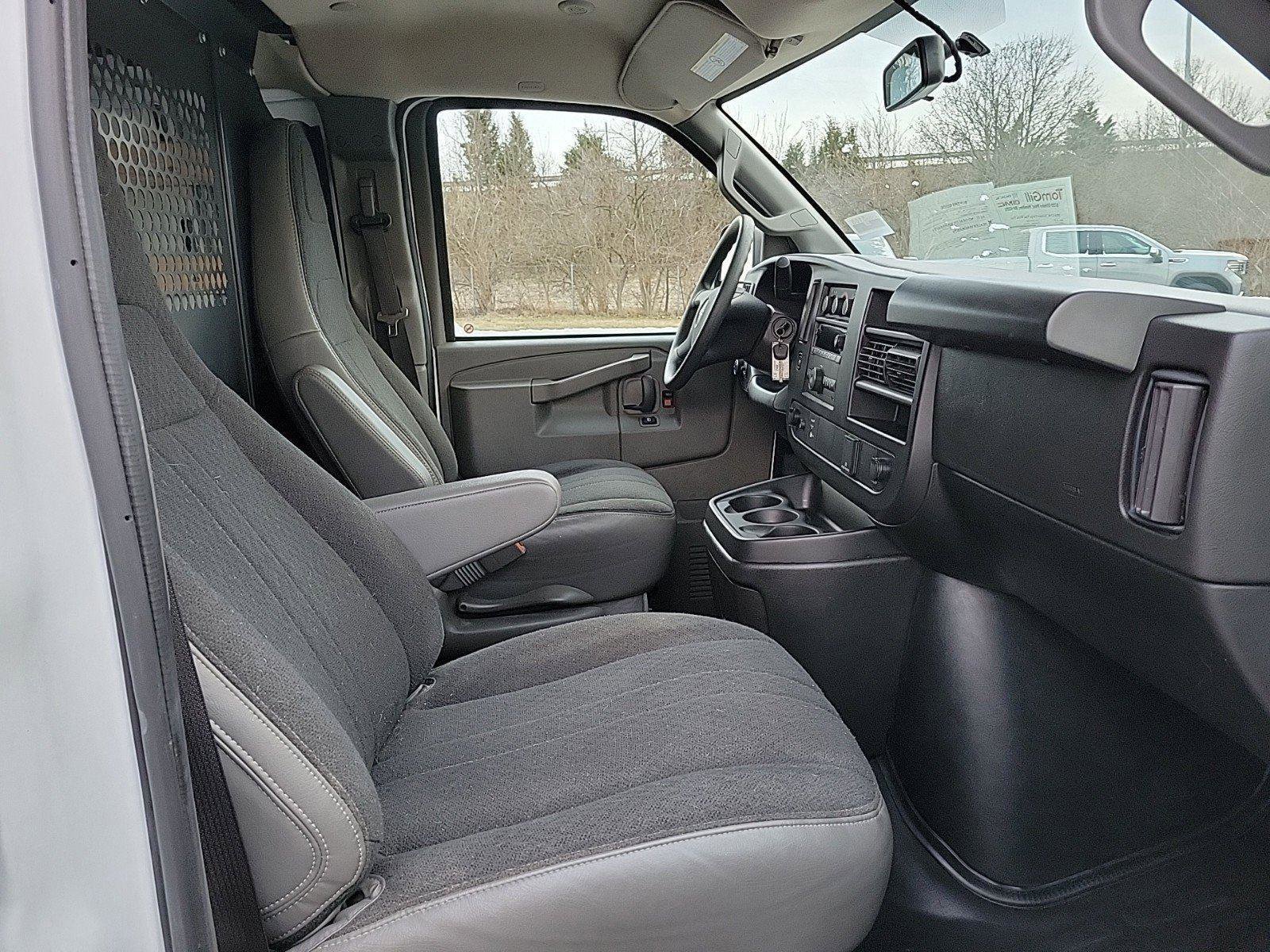 Used 2024 GMC Savana 2500 w/ Driver Convenience Package image 9