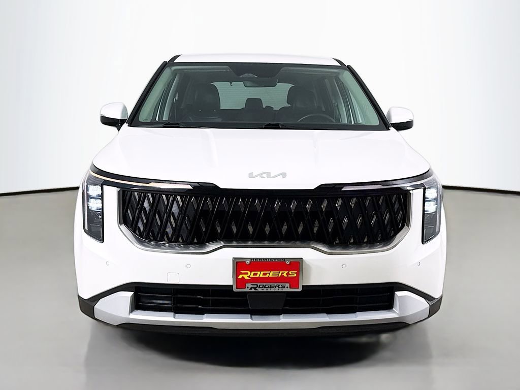 Used 2025 Kia Carnival image 2