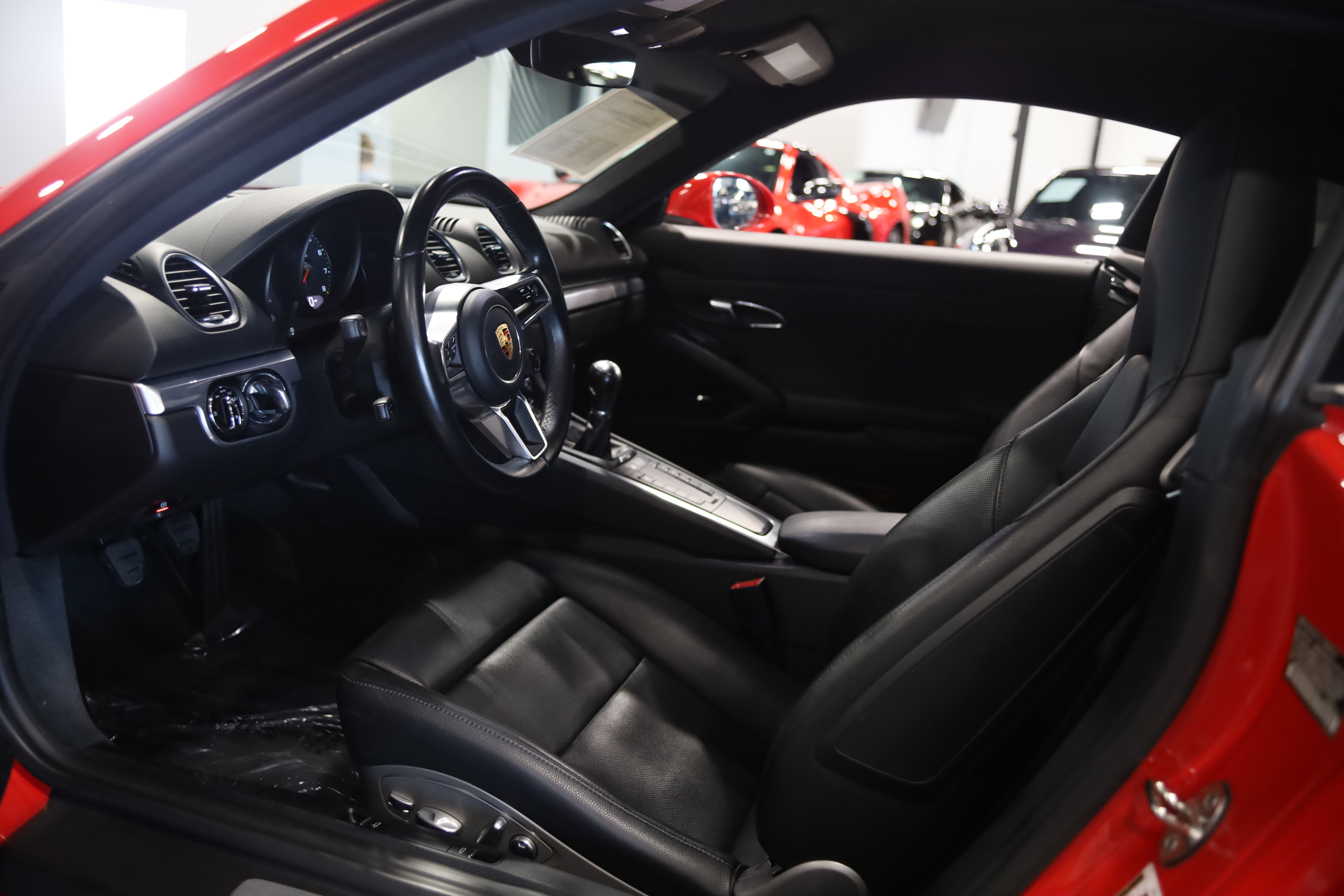 Used 2018 Porsche 718 Cayman RWD image 16