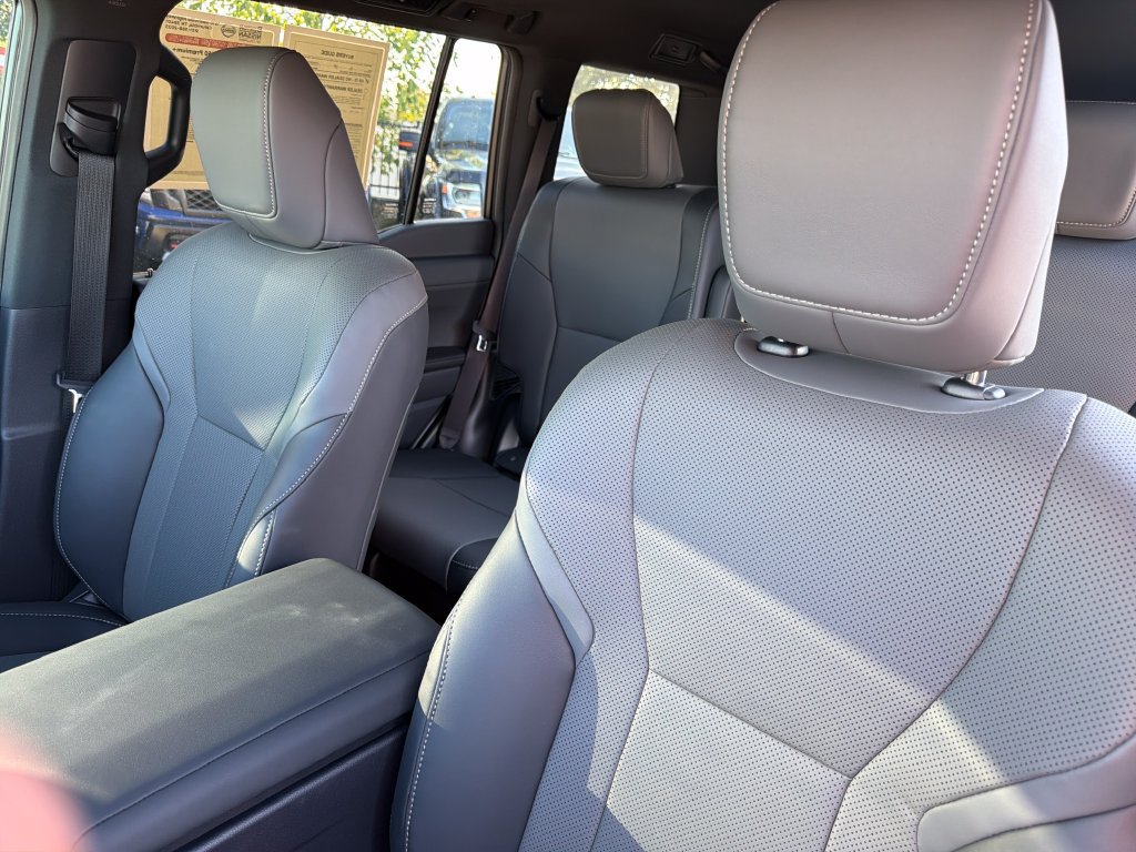 Used 2026 Lexus GX 550 w/ Cold Area Package AWD/4WD image 33