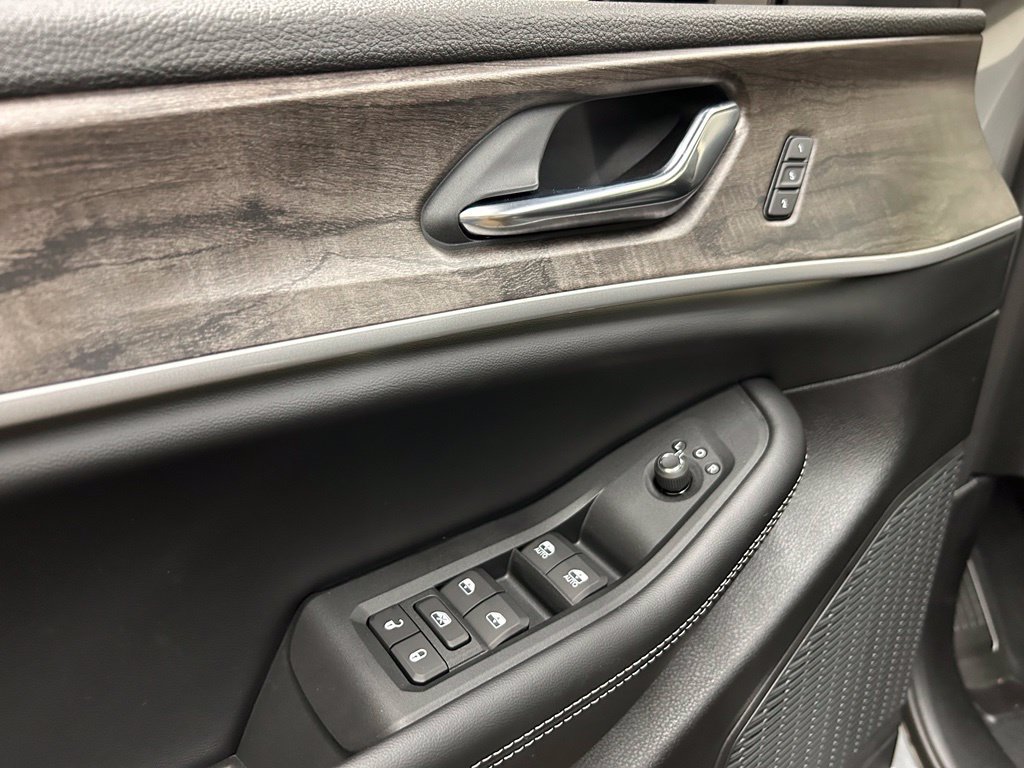New 2027 Jeep Grand Cherokee L Limited AWD/4WD image 30