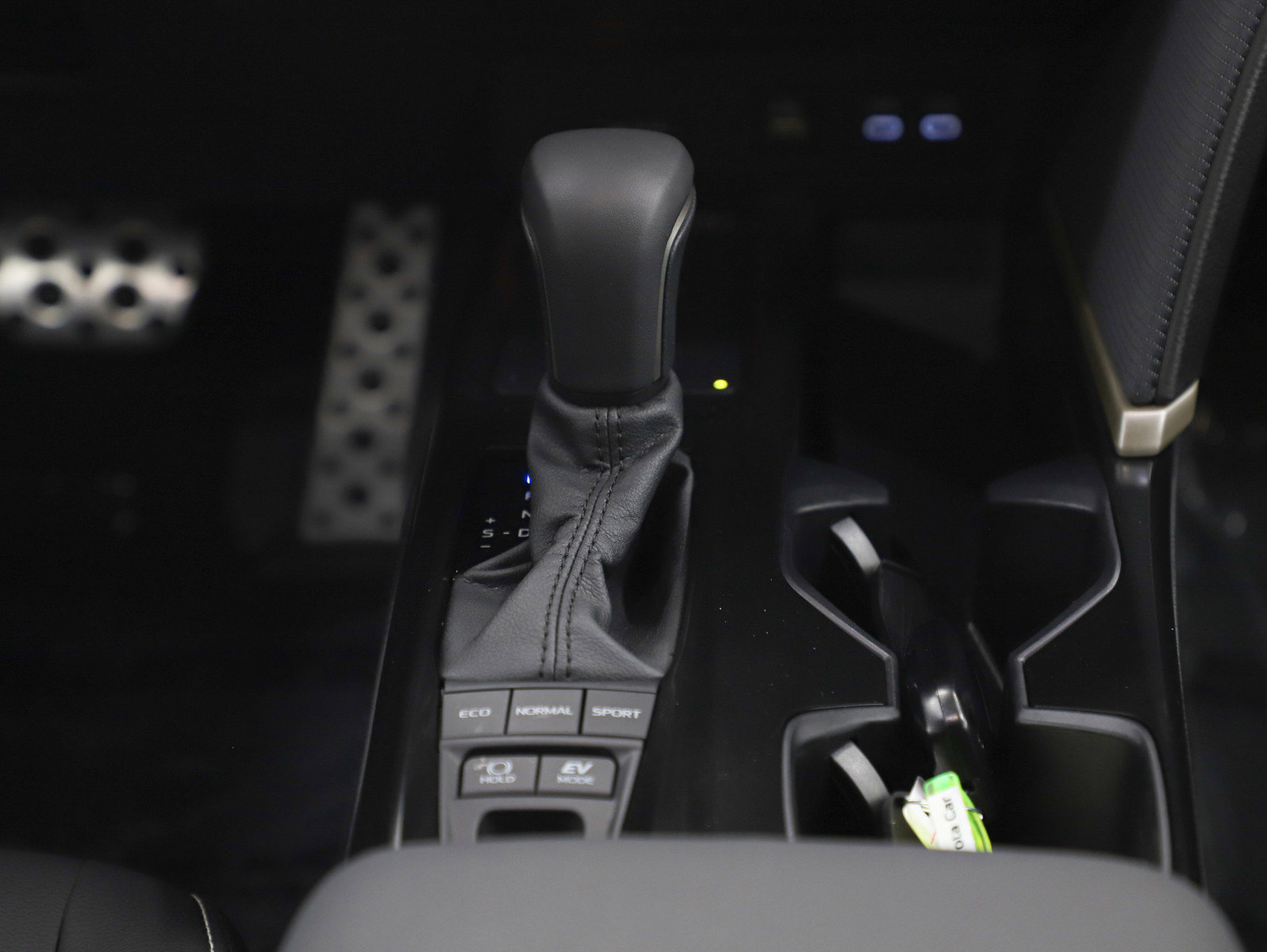 Used 2026 Toyota Camry SE w/ Multimedia Upgrade Package image 17