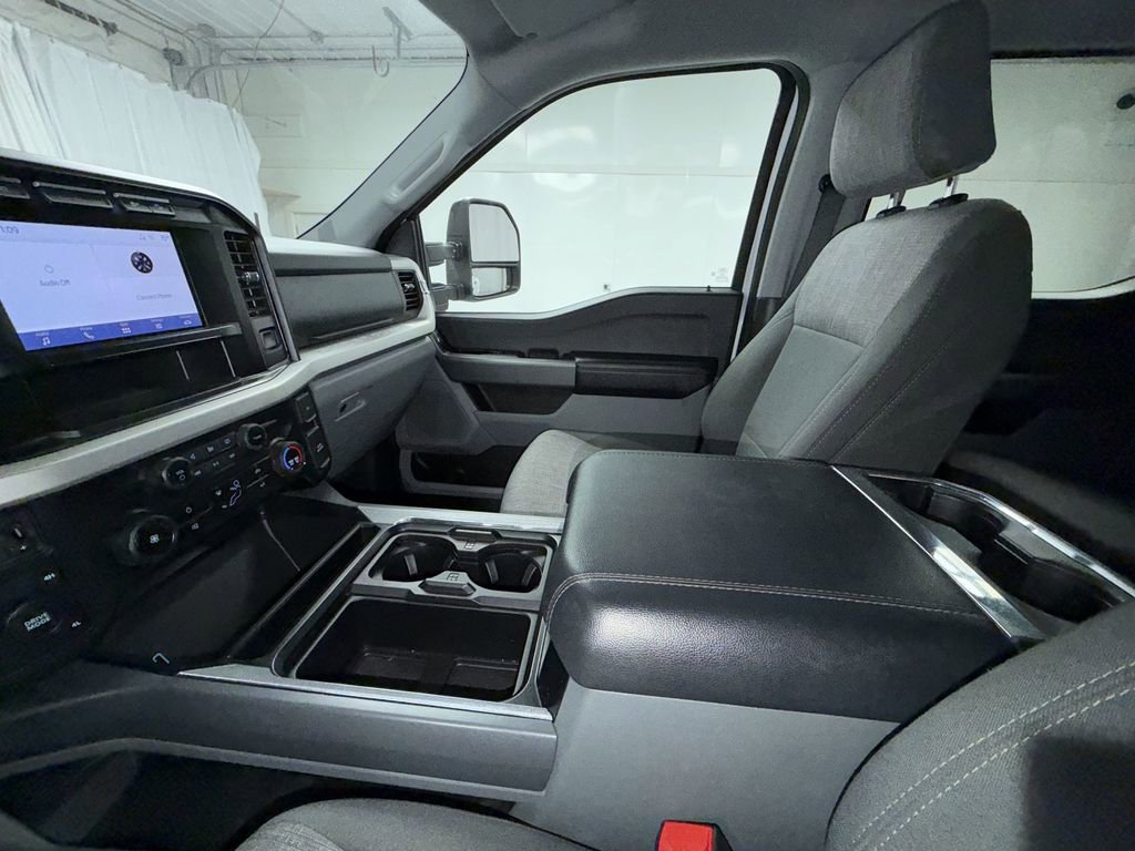 Used 2024 Ford F450 XLT w/ 360-Degree Camera Package AWD/4WD image 6