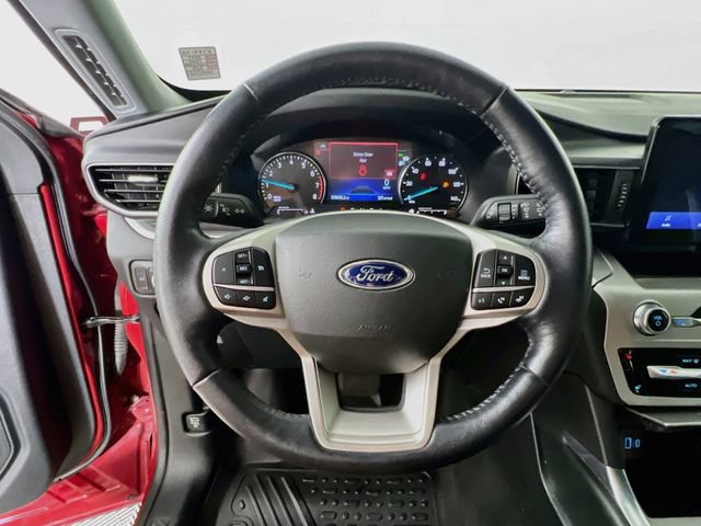 Used 2022 Ford Explorer XLT w/ Equipment Group 202A AWD/4WD image 12
