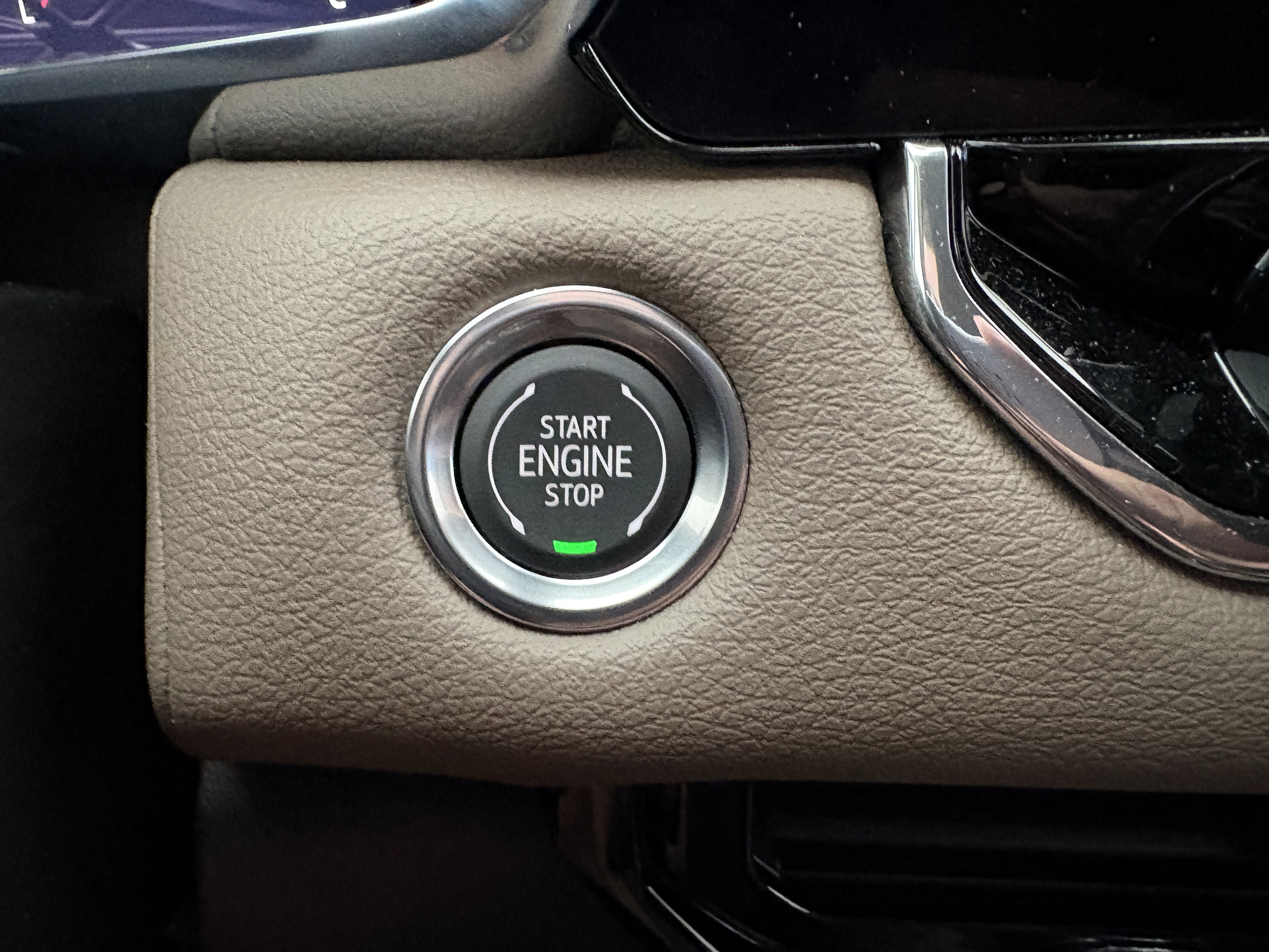 Used 2026 GMC Canyon Denali AWD/4WD image 17