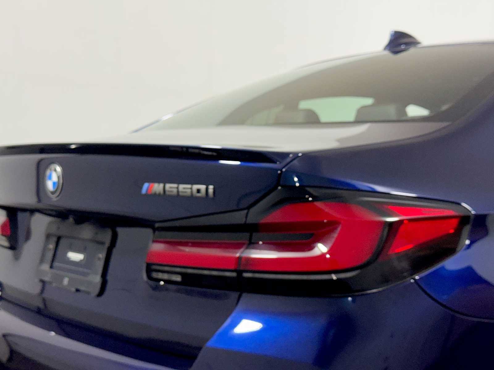 Used 2022 BMW M550i xDrive w/ Executive Package AWD/4WD image 28