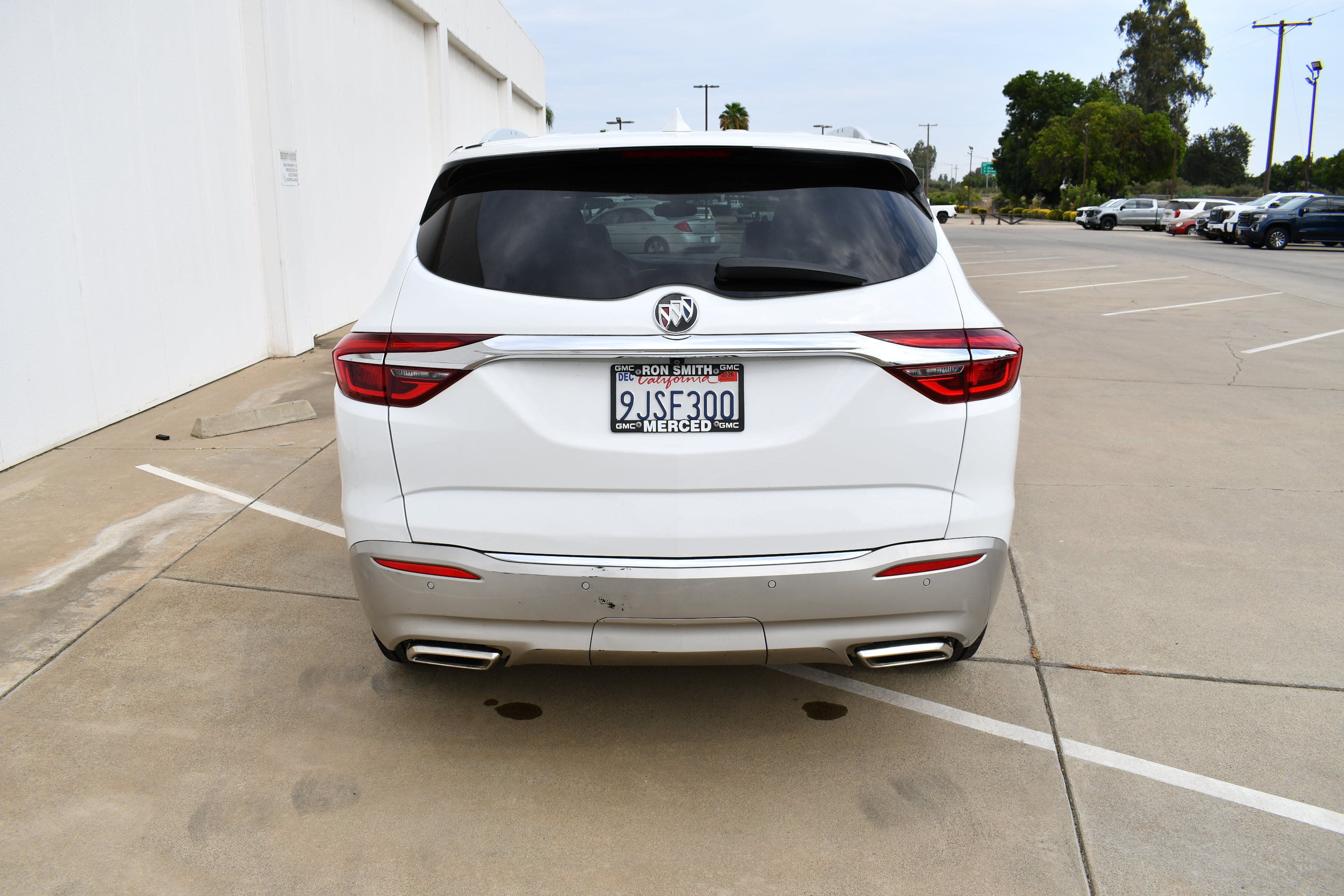 Used 2021 Buick Enclave Essence FWD image 19