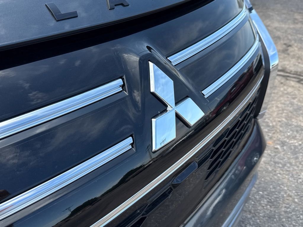 New 2026 Mitsubishi Outlander SEL FWD image 56