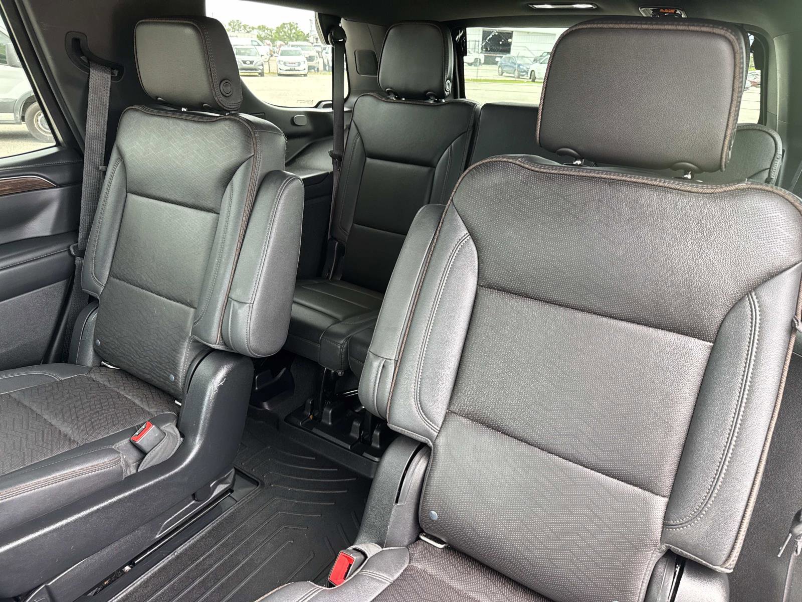 Used 2022 Chevrolet Tahoe High Country AWD/4WD image 16