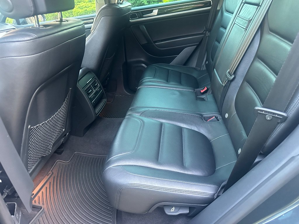 Used 2013 Volkswagen Touareg Executive AWD/4WD image 18