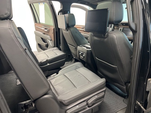 Used 2021 GMC Yukon XL Denali w/ Denali Premium Package image 22