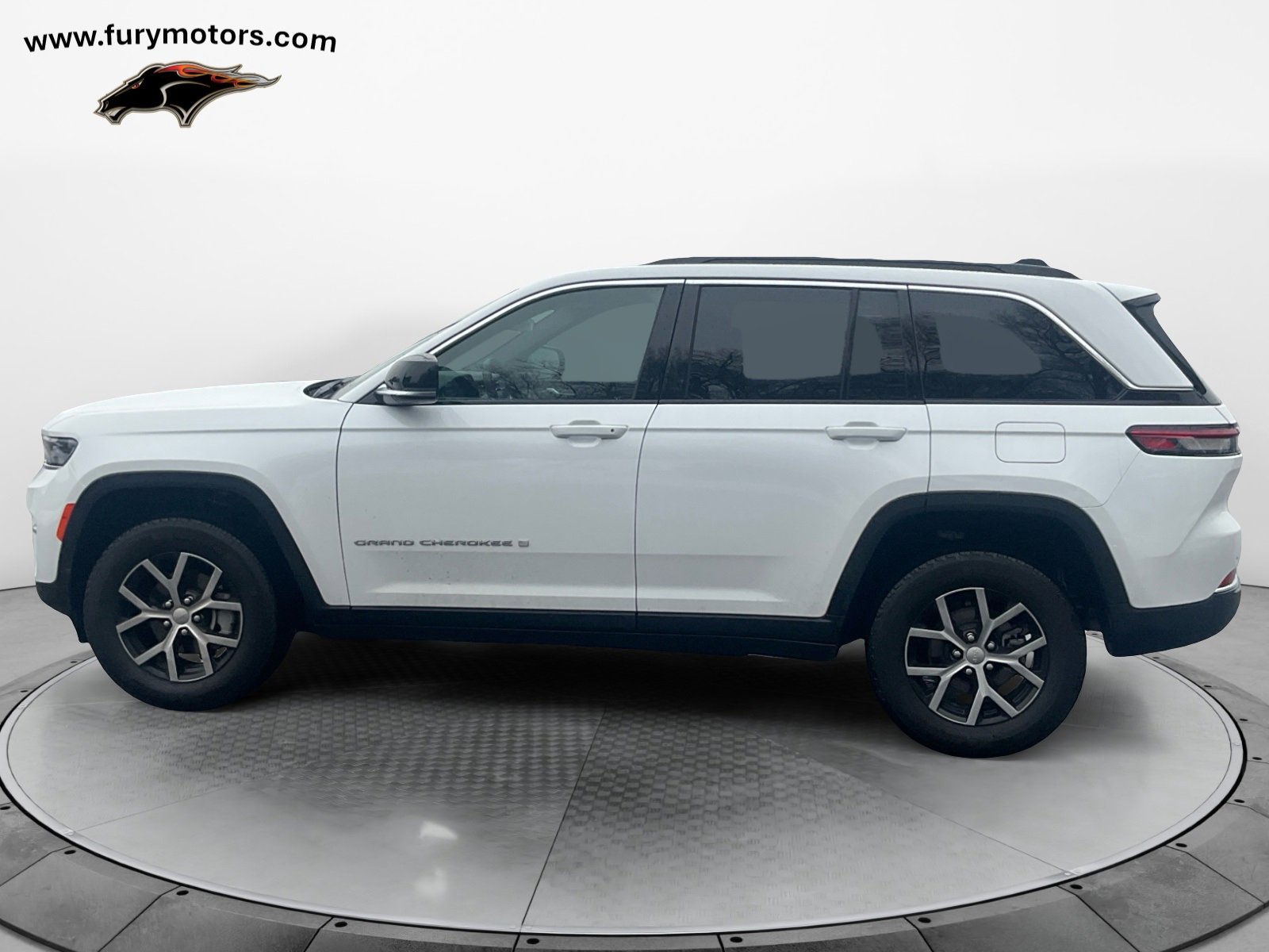 Used 2025 Jeep Grand Cherokee Limited image 6
