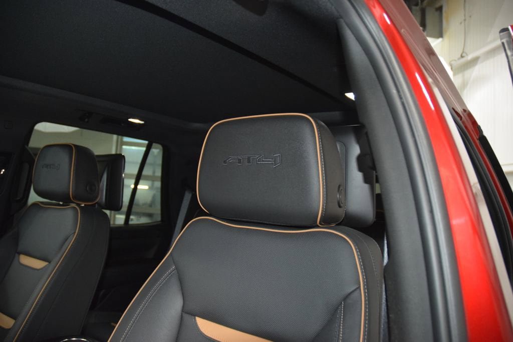 Used 2024 GMC Yukon AT4 AWD/4WD image 43
