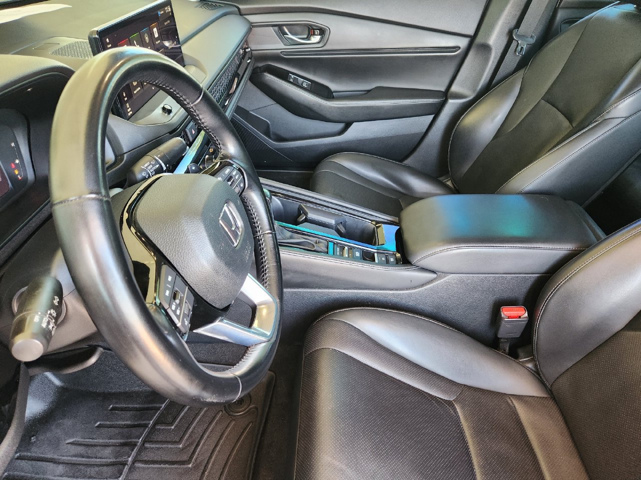 Used 2023 Honda Accord Touring image 12