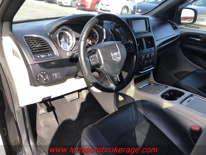Used 2018 Dodge Grand Caravan SXT FWD image 10