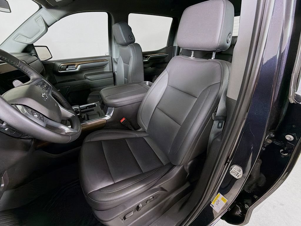 Used 2024 Chevrolet Silverado 1500 LT Trail Boss w/ Convenience Package II AWD/4WD image 12