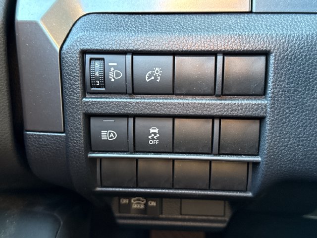 Used 2024 Toyota Tacoma SR5 AWD/4WD image 42