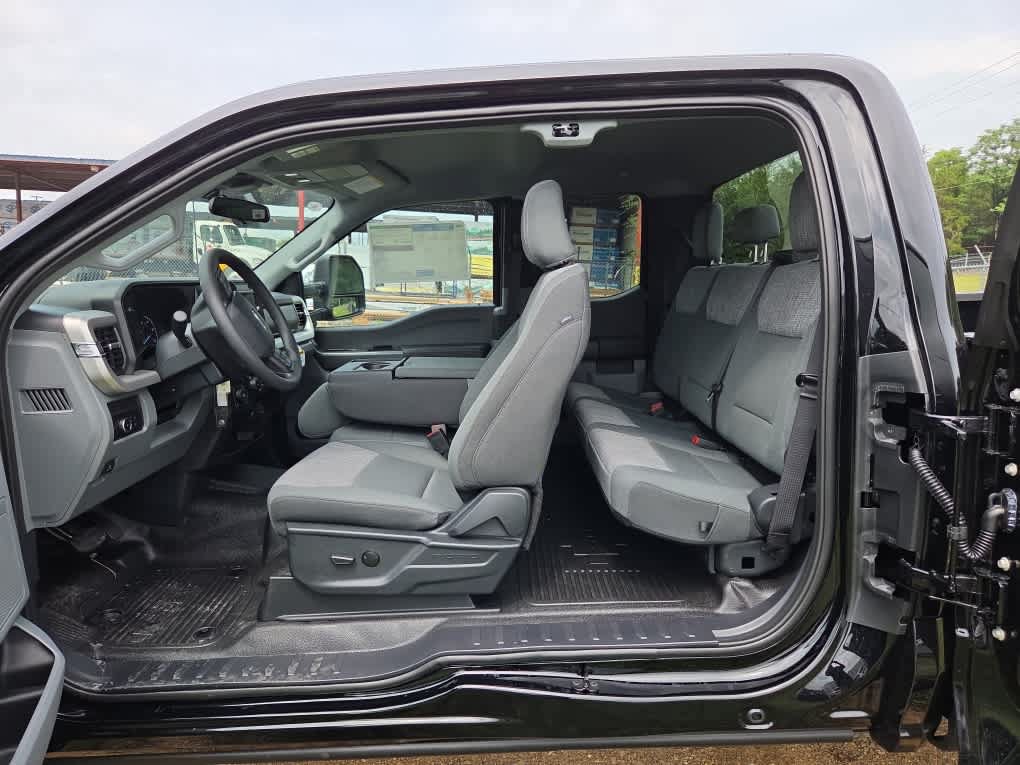 New 2026 Ford F350 XLT AWD/4WD image 16