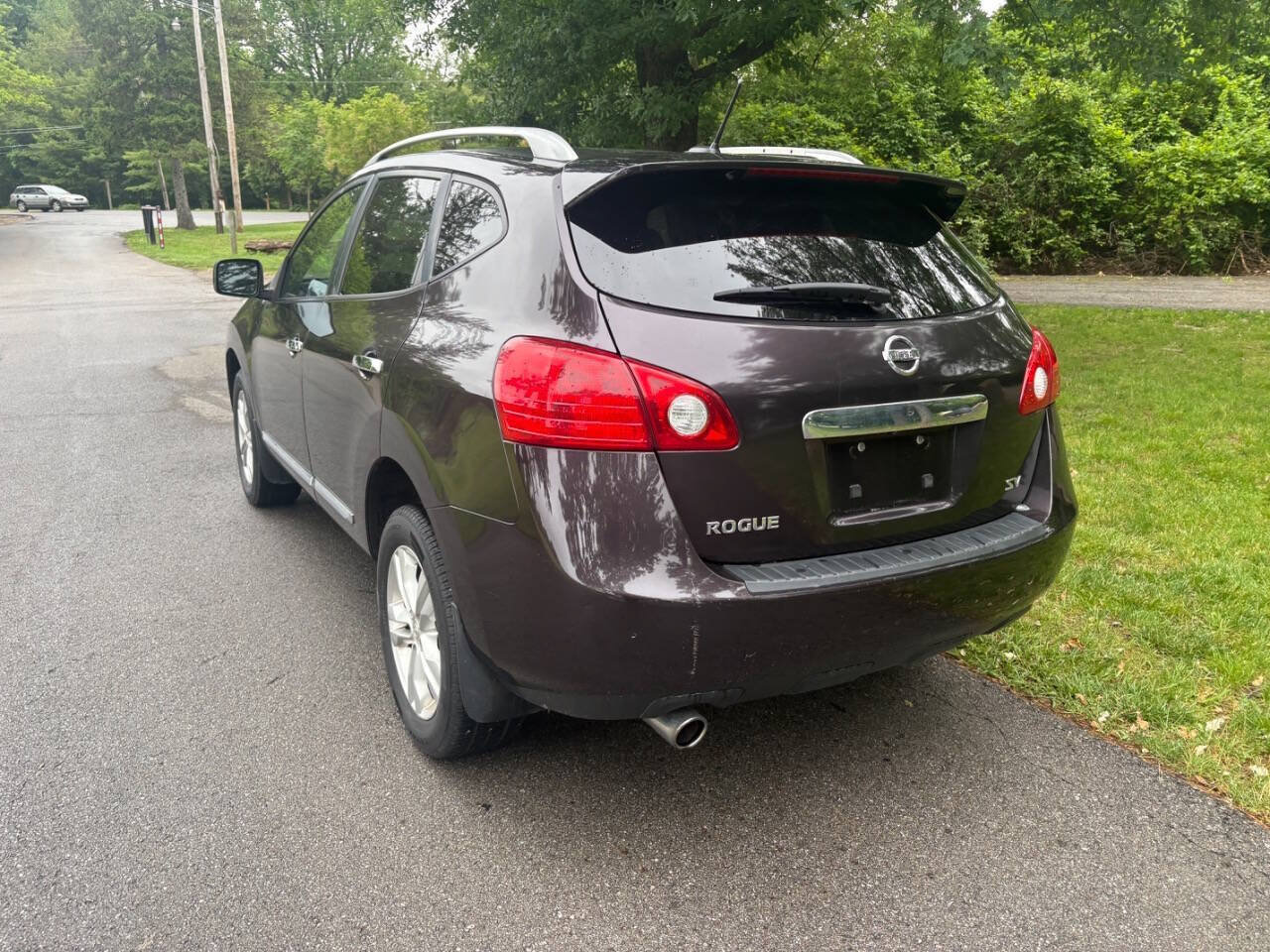 Used 2013 Nissan Rogue SV FWD image 8