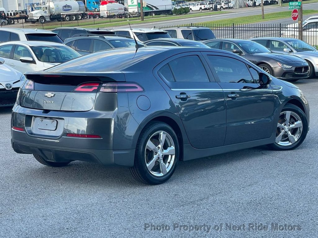 Used 2013 Chevrolet Volt Premium w/ Premium Trim Package FWD image 2