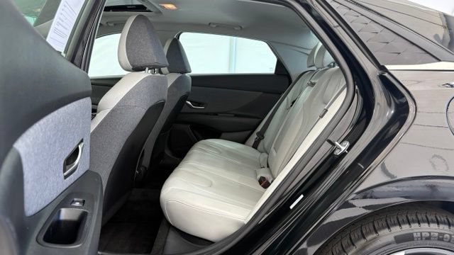 Used 2025 Hyundai Elantra Limited FWD image 15